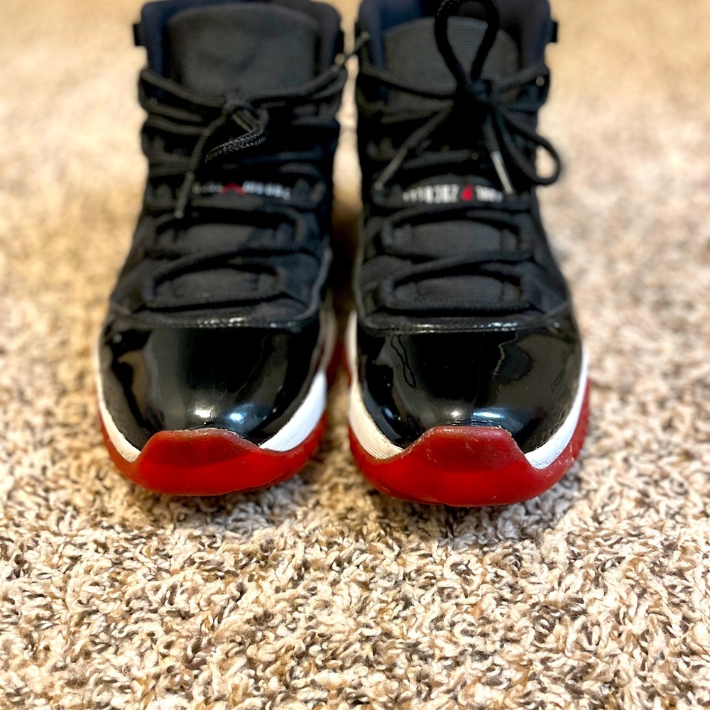 Jordan Bread 11’s - Men’s 10 1/2